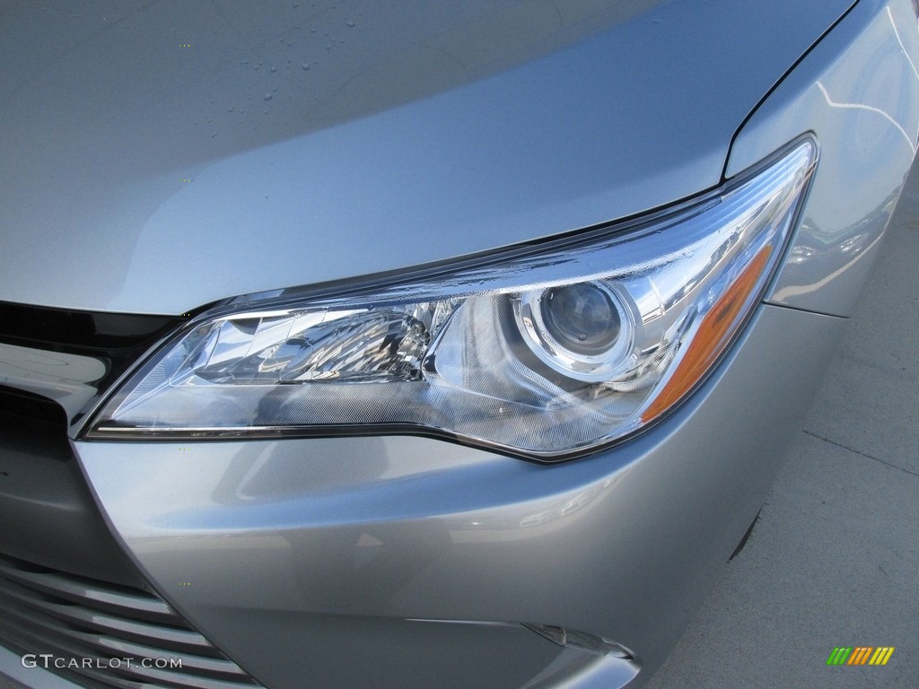 2017 Camry Hybrid XLE - Celestial Silver Metallic / Ash photo #9