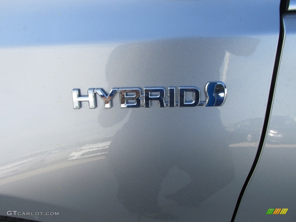 2017 Toyota Camry Hybrid XLE Marks and Logos Photo #115282471