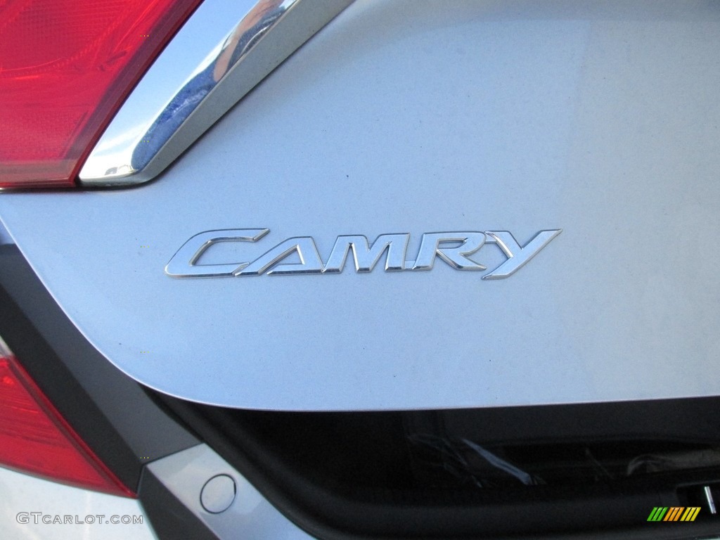 2017 Toyota Camry Hybrid XLE Marks and Logos Photo #115282498