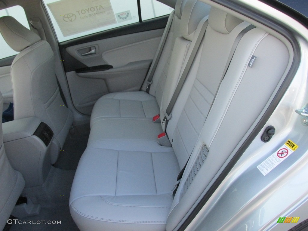 Ash Interior 2017 Toyota Camry Hybrid XLE Photo #115282615