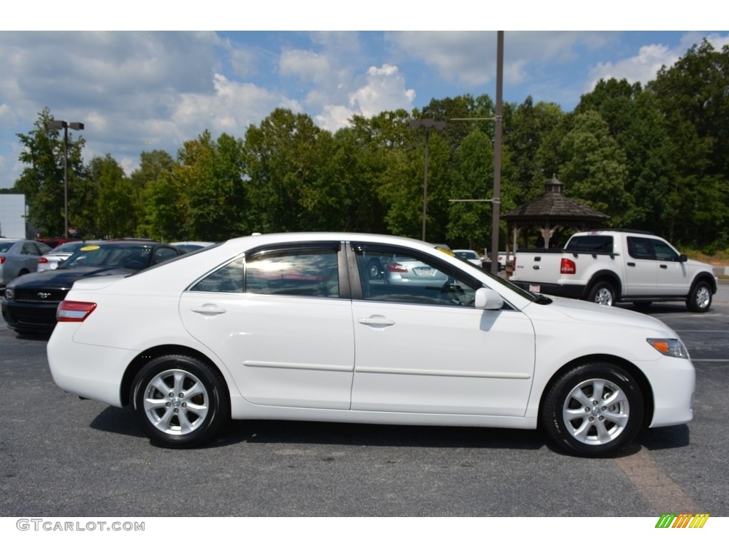 2011 Camry LE - Super White / Bisque photo #2