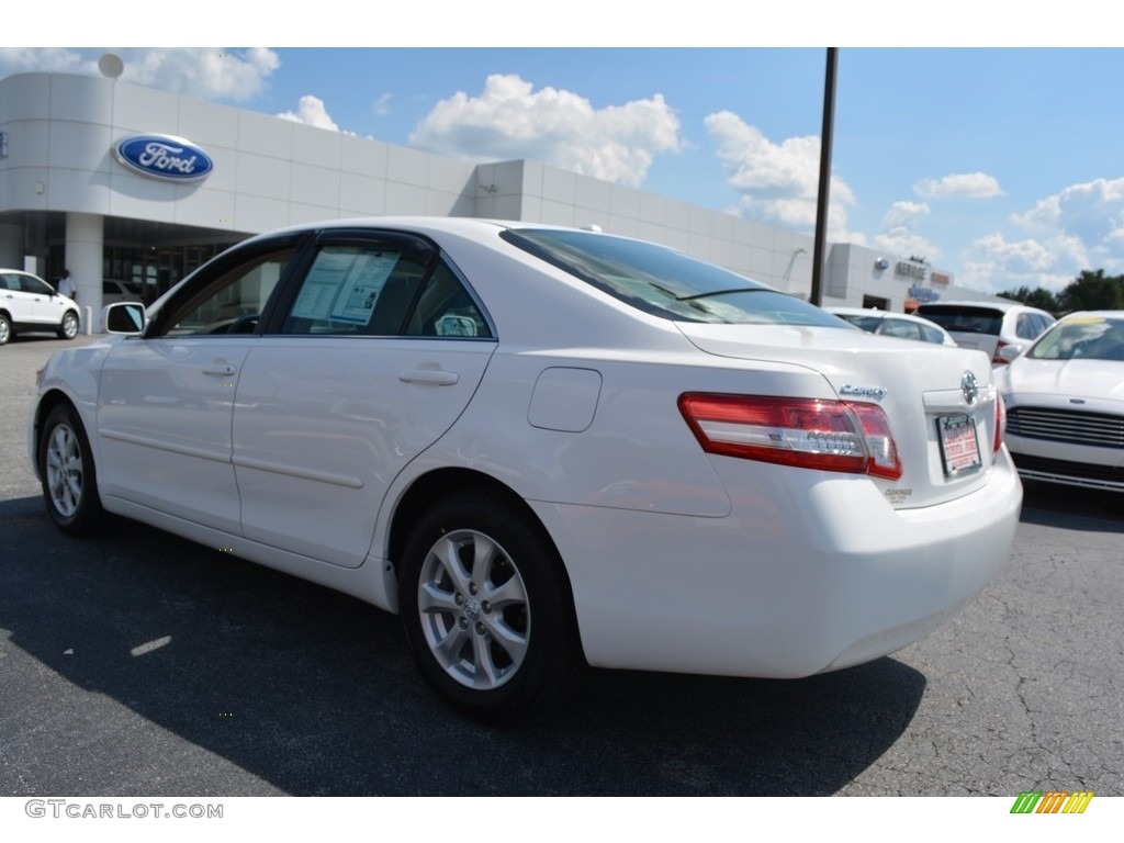 2011 Camry LE - Super White / Bisque photo #5