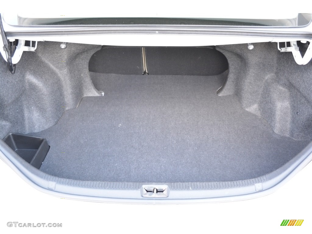 2011 Camry LE - Super White / Bisque photo #12