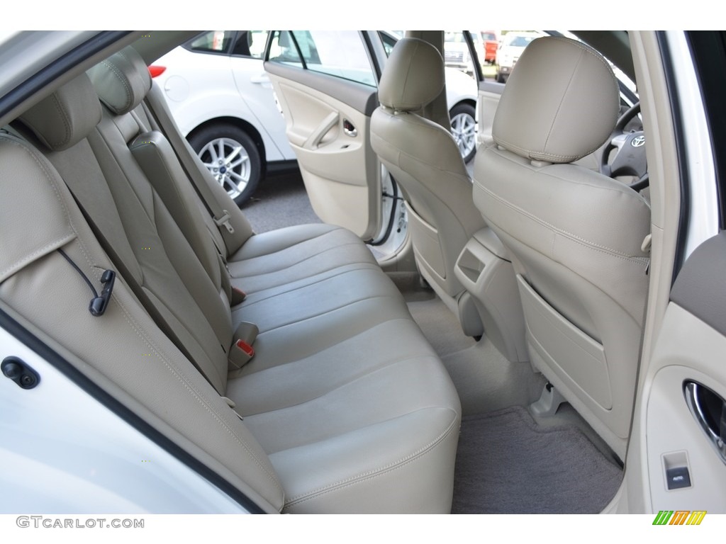 2011 Camry LE - Super White / Bisque photo #13