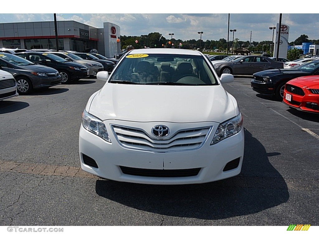 2011 Camry LE - Super White / Bisque photo #22