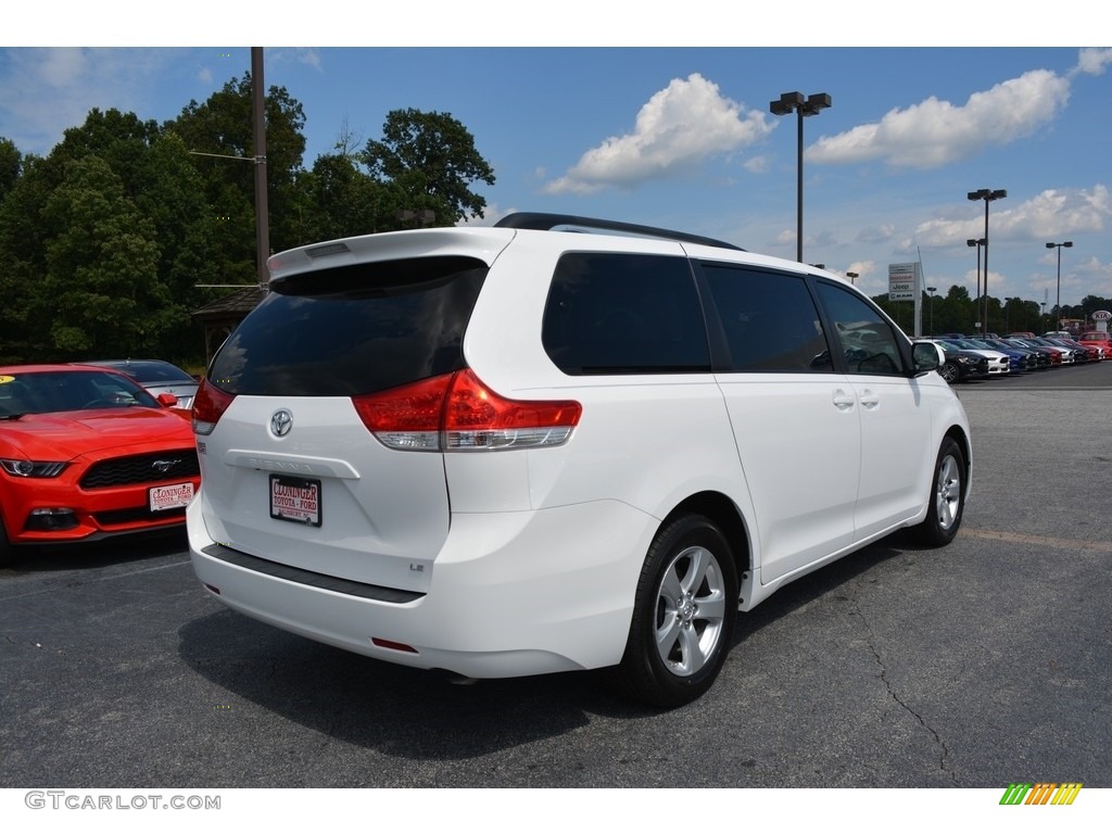 2014 Sienna LE - Super White / Bisque photo #3