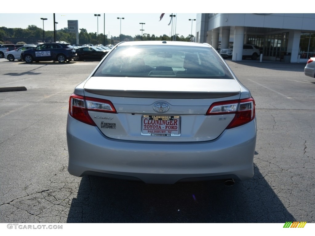 2014 Camry SE - Classic Silver Metallic / Black/Ash photo #4