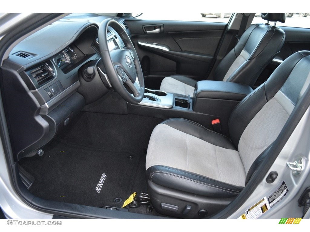 2014 Camry SE - Classic Silver Metallic / Black/Ash photo #10