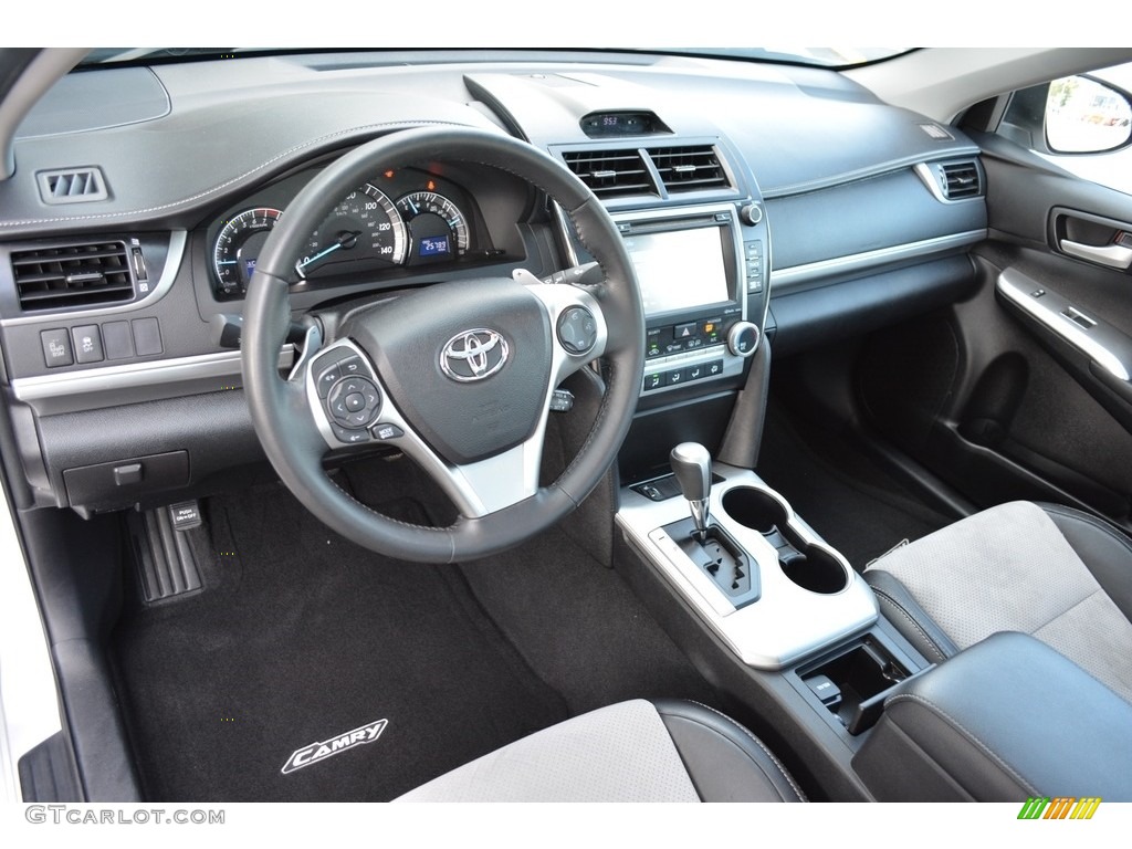 2014 Camry SE - Classic Silver Metallic / Black/Ash photo #11