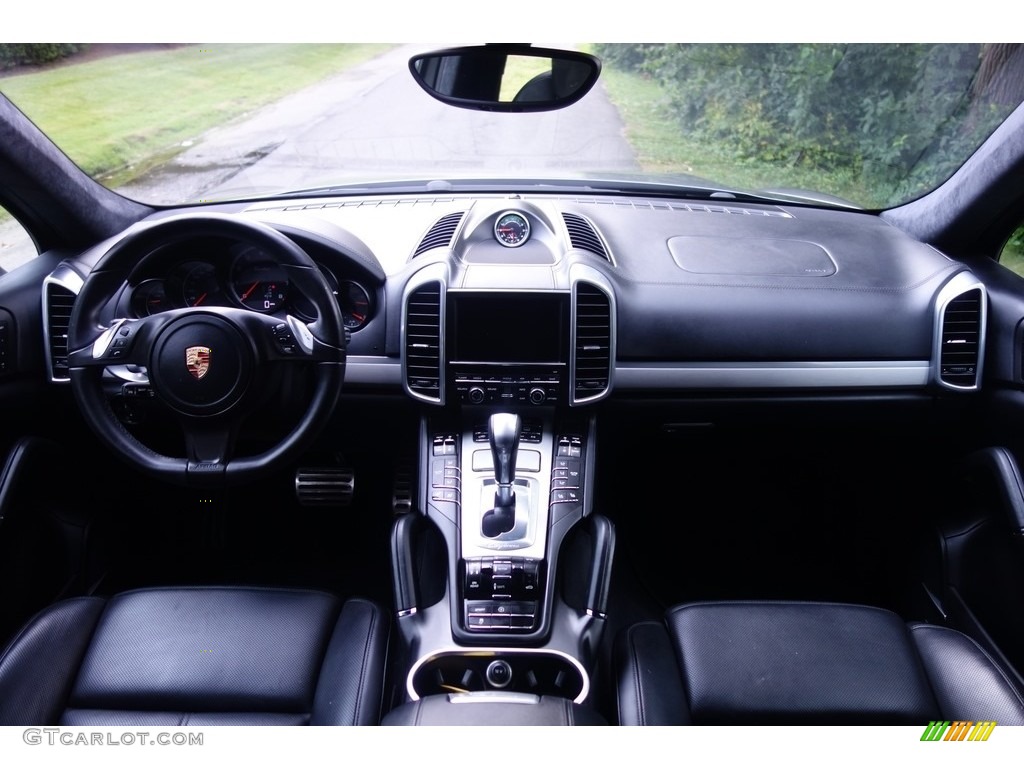 2014 Porsche Cayenne Turbo Black Dashboard Photo #115285900
