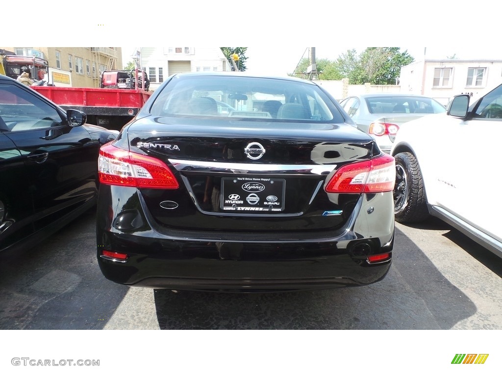 2014 Sentra S - Super Black / Charcoal photo #5