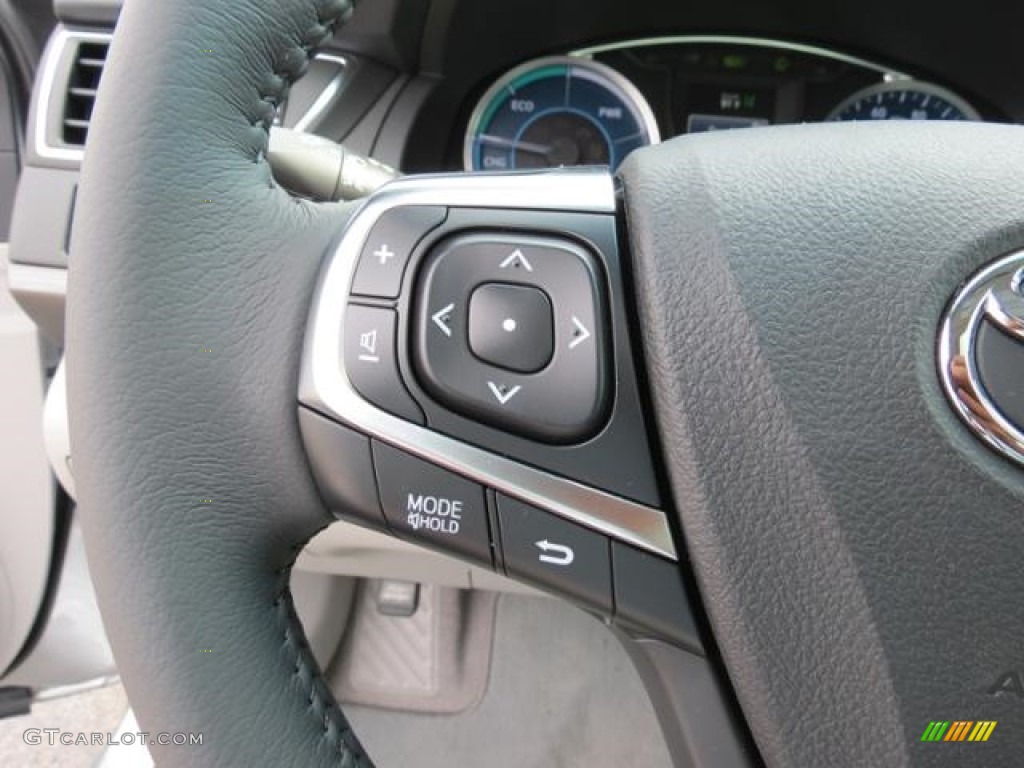 2017 Toyota Camry Hybrid XLE Controls Photo #115287496