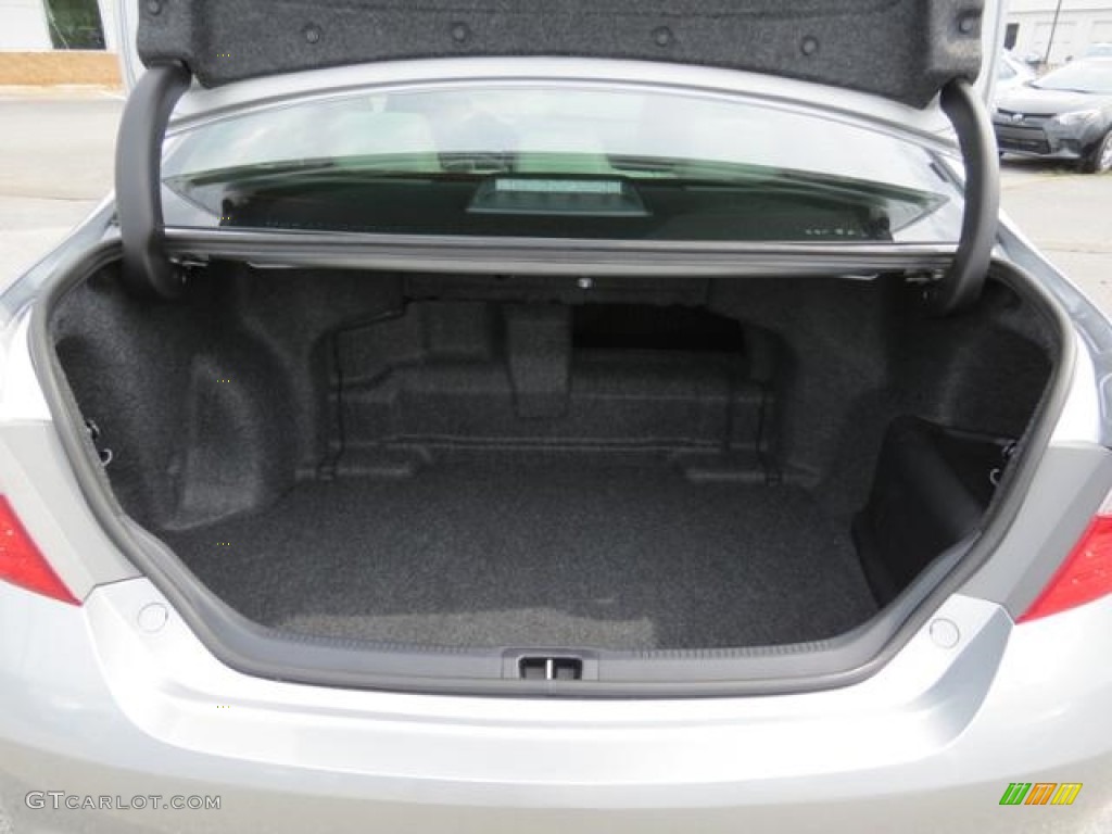 2017 Toyota Camry Hybrid XLE Trunk Photo #115287748