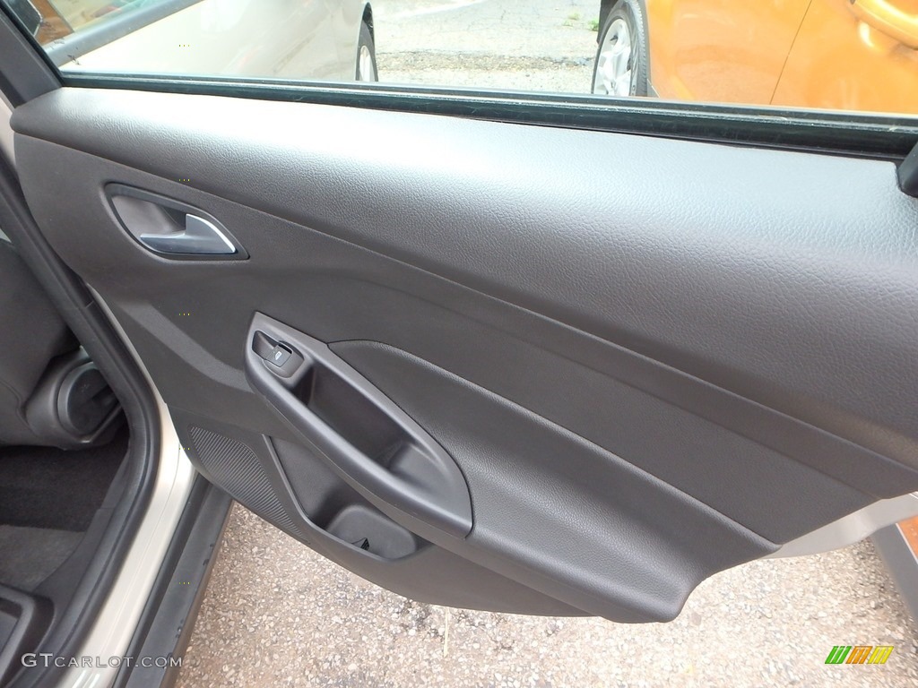 2015 Focus SE Sedan - Tectonic Metallic / Charcoal Black photo #14
