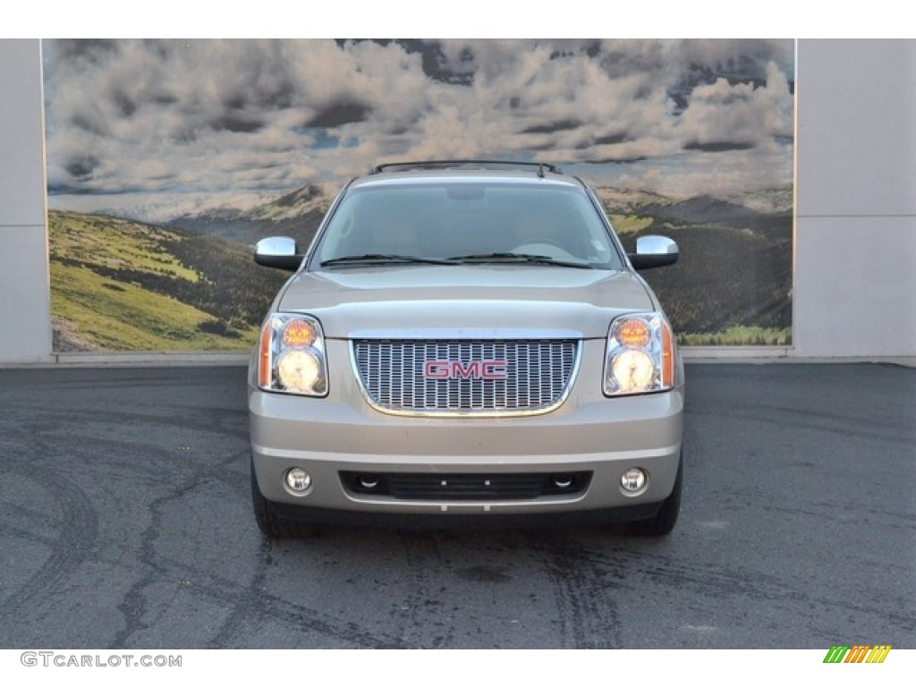 2011 Yukon SLT 4x4 - Gold Mist Metallic / Light Tan photo #6
