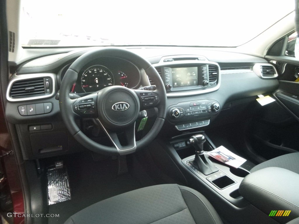 2017 Kia Sorento LX V6 AWD Front Seat Photos