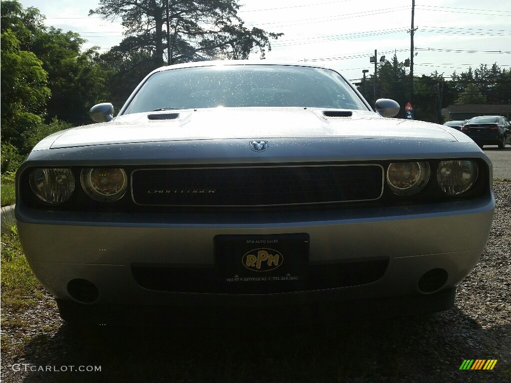 2010 Challenger SE - Bright Silver Metallic / Dark Slate Gray photo #2
