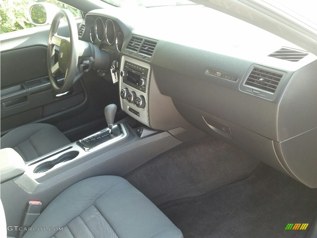 2010 Challenger SE - Bright Silver Metallic / Dark Slate Gray photo #11