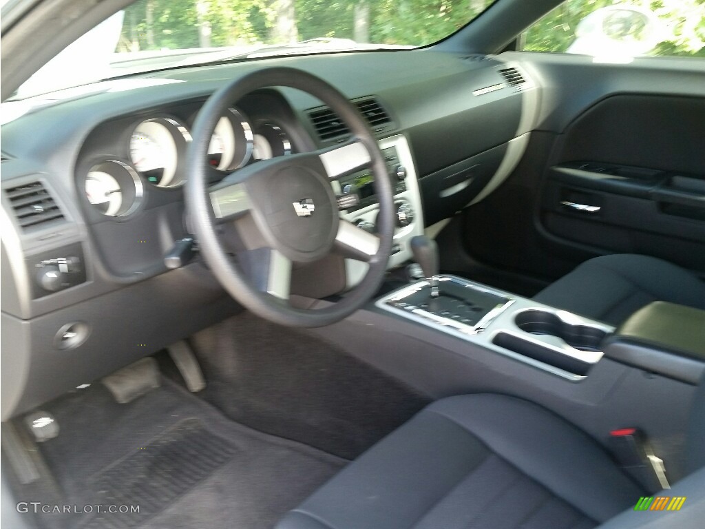 2010 Challenger SE - Bright Silver Metallic / Dark Slate Gray photo #20