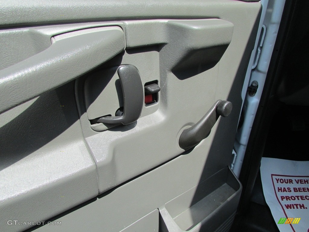 2012 Express 2500 Cargo Van - Summit White / Medium Pewter photo #18