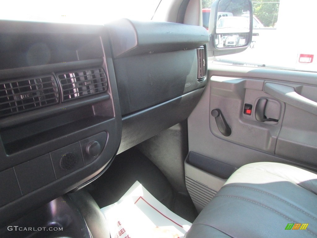 2012 Express 2500 Cargo Van - Summit White / Medium Pewter photo #24
