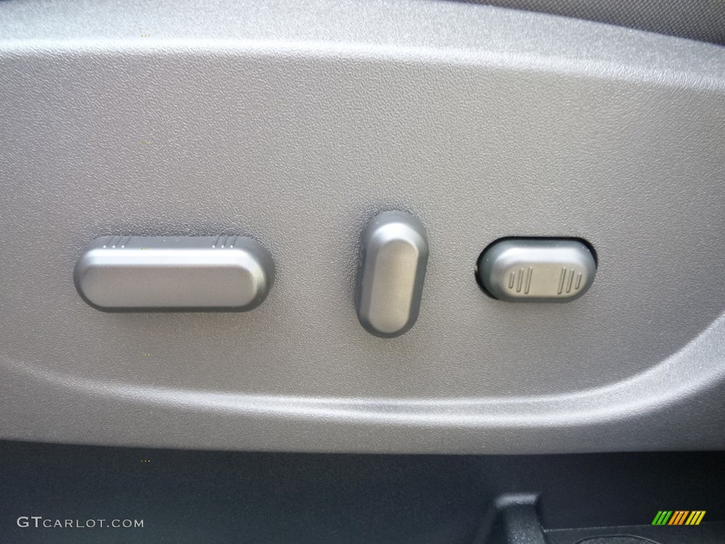 2017 Escape SE 4WD - Oxford White / Charcoal Black photo #12