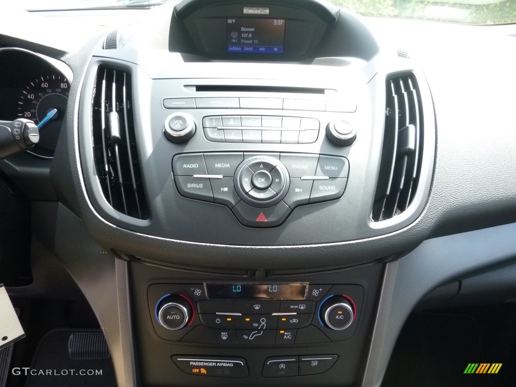 2017 Escape SE 4WD - Oxford White / Charcoal Black photo #15