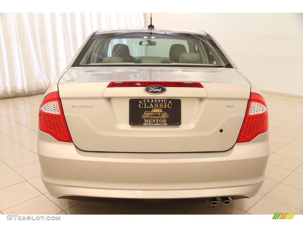 2010 Fusion SE - Smokestone Metallic / Camel photo #13