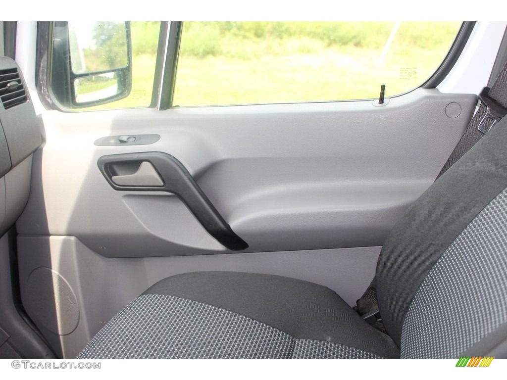 2012 Sprinter 2500 Cargo Van - Arctic White / Lima Black Fabric photo #25