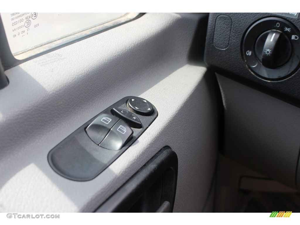 2012 Sprinter 2500 Cargo Van - Arctic White / Lima Black Fabric photo #27