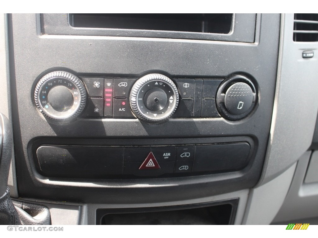 2012 Sprinter 2500 Cargo Van - Arctic White / Lima Black Fabric photo #29