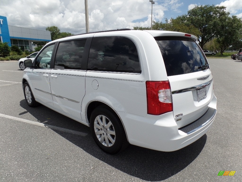 2016 Town & Country Touring - Bright White / Dark Frost Beige/Medium Frost Beige photo #3