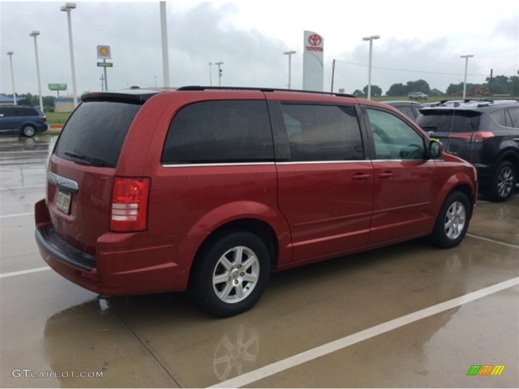 2008 Town & Country Touring - Inferno Red Crystal Pearlcoat / Medium Slate Gray/Light Shale photo #4