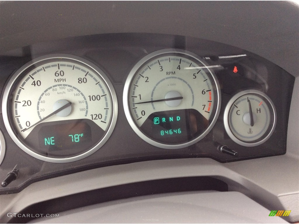 2008 Town & Country Touring - Inferno Red Crystal Pearlcoat / Medium Slate Gray/Light Shale photo #9