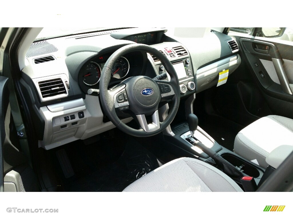 Gray Interior 2017 Subaru Forester 2.5i Photo #115350949