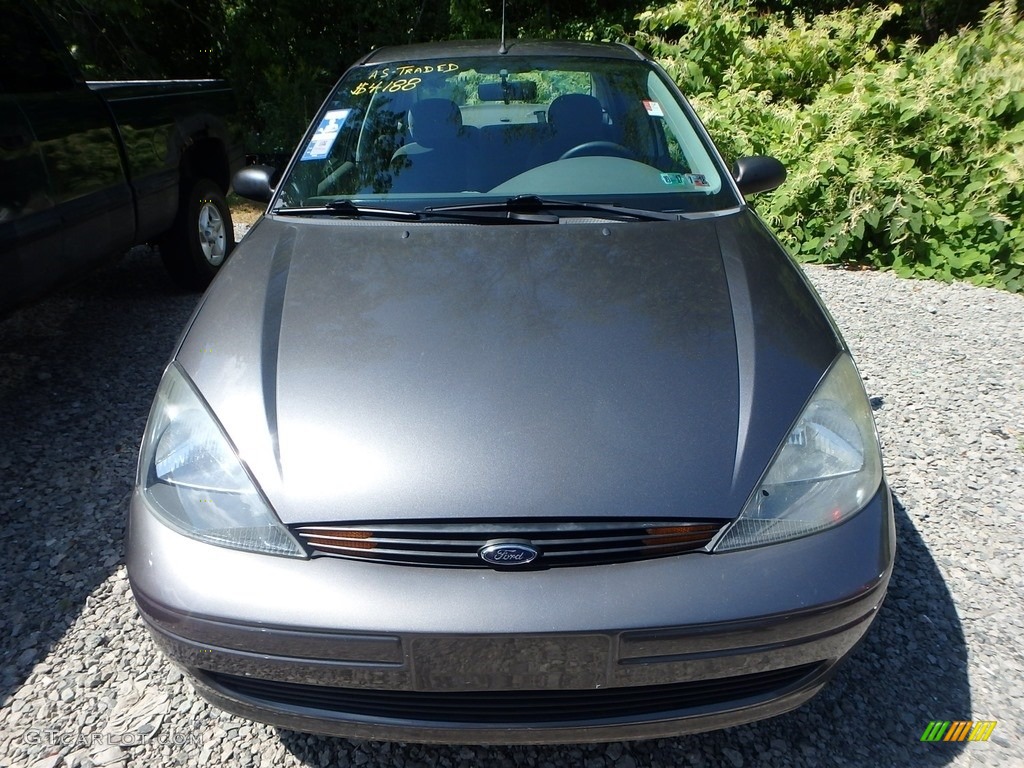 2003 Focus SE Sedan - Liquid Grey Metallic / Medium Graphite photo #6