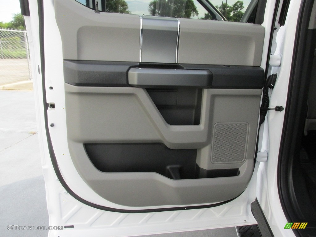 2016 F150 XLT SuperCrew 4x4 - Oxford White / Medium Earth Gray photo #19