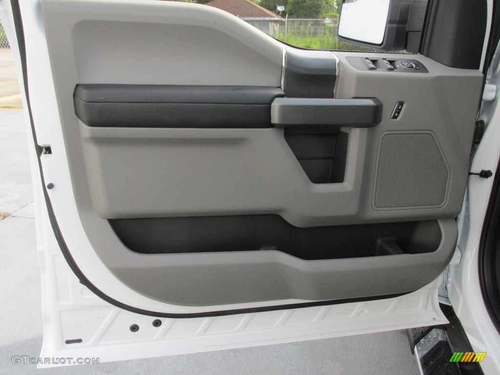 2016 F150 XLT SuperCrew 4x4 - Oxford White / Medium Earth Gray photo #21
