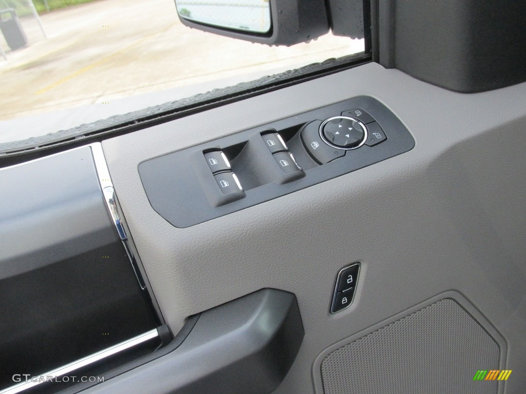 2016 F150 XLT SuperCrew 4x4 - Oxford White / Medium Earth Gray photo #22