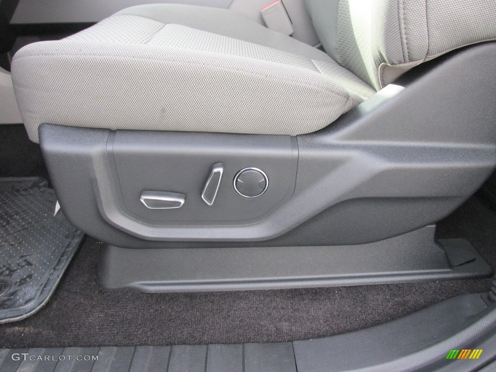 2016 F150 XLT SuperCrew 4x4 - Oxford White / Medium Earth Gray photo #24