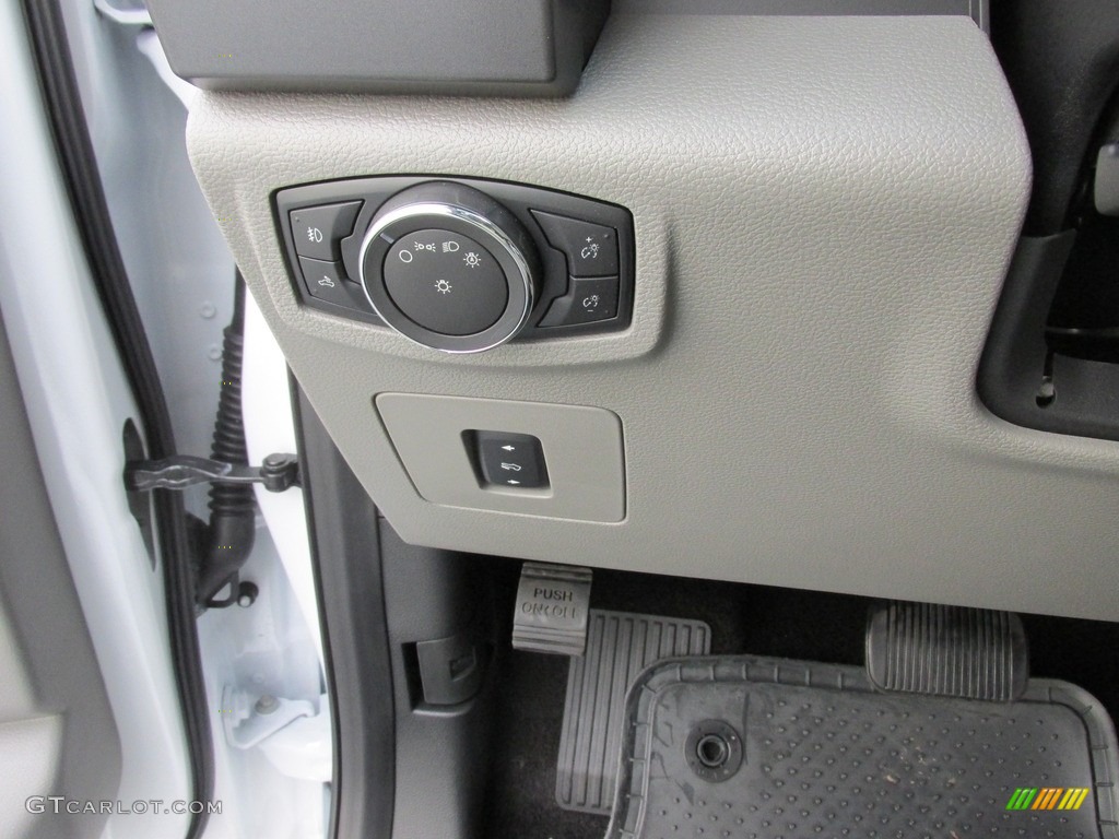 2016 F150 XLT SuperCrew 4x4 - Oxford White / Medium Earth Gray photo #34