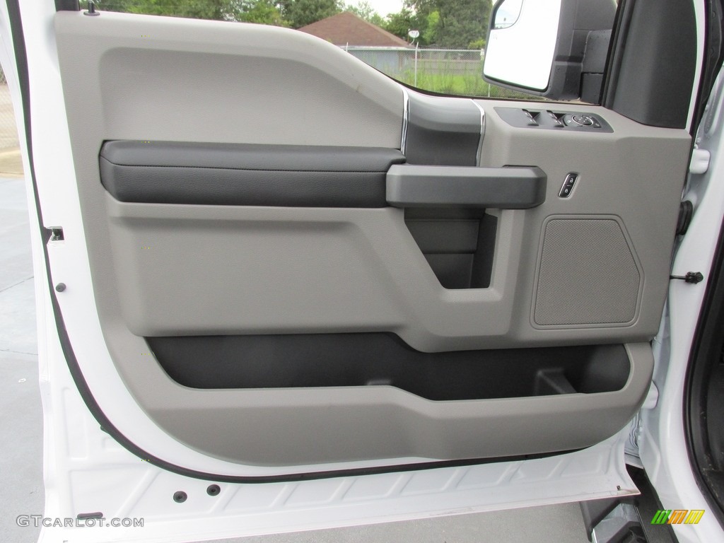 2016 F150 XLT SuperCrew 4x4 - Oxford White / Medium Earth Gray photo #21