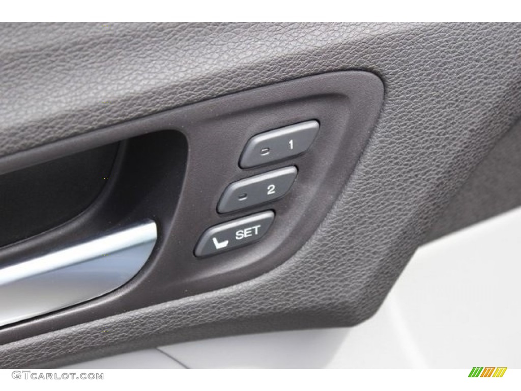 2017 Acura TLX V6 Technology Sedan Controls Photo #115369669