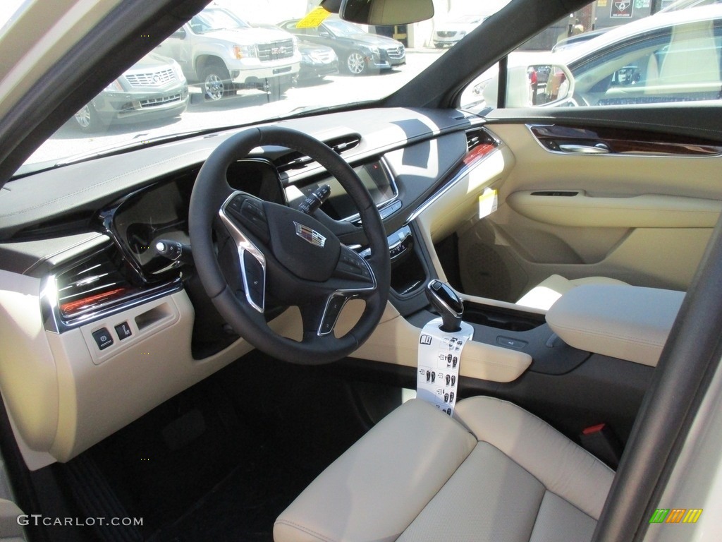Sahara Beige Interior 2017 Cadillac XT5 Luxury Photo #115371738