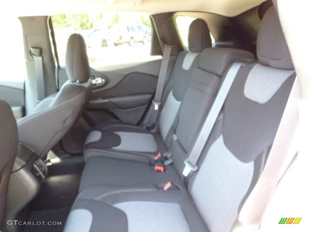 2017 Cherokee Sport Altitude 4x4 - Deep Cherry Red Crystal Pearl / Black photo #4