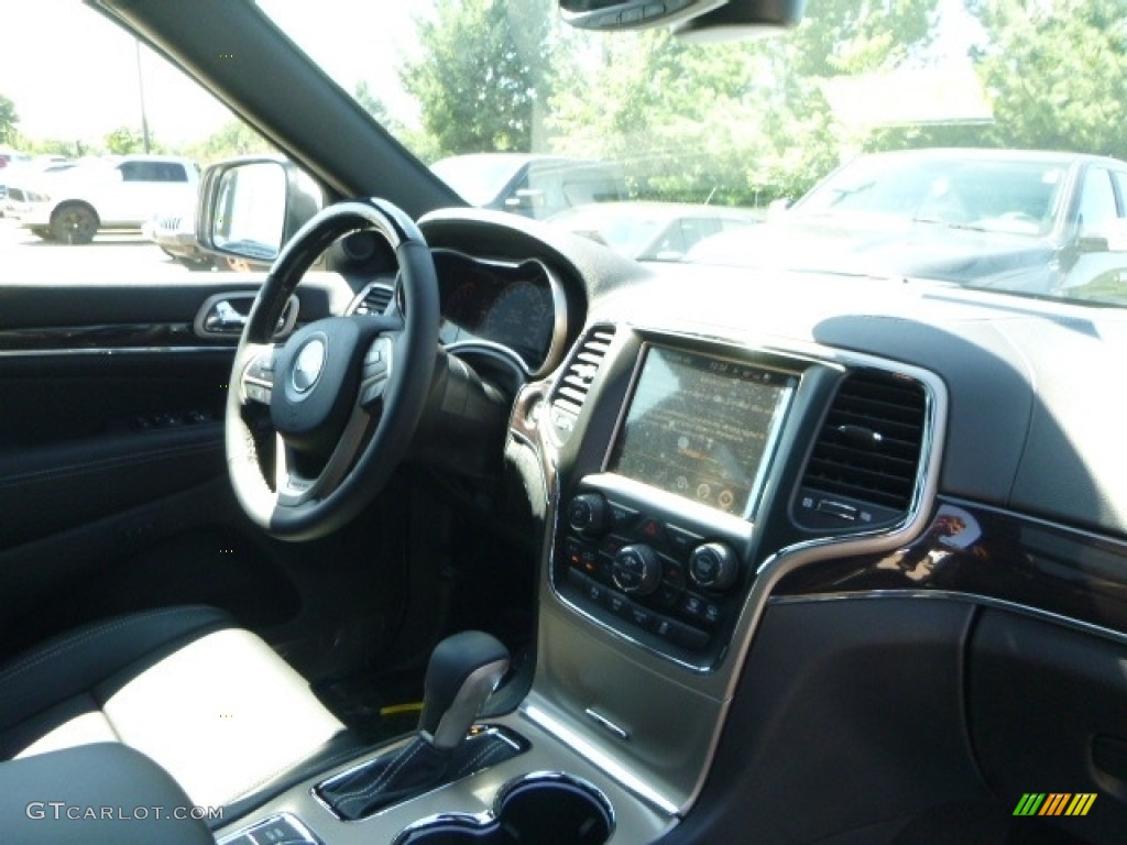 2017 Grand Cherokee Overland 4x4 - Bright White / Black photo #10