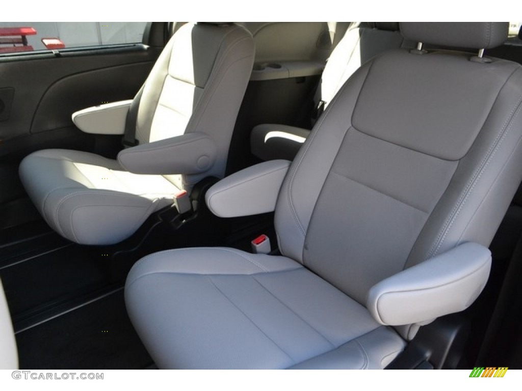 Ash Interior 2017 Toyota Sienna Limited AWD Photo #115377915