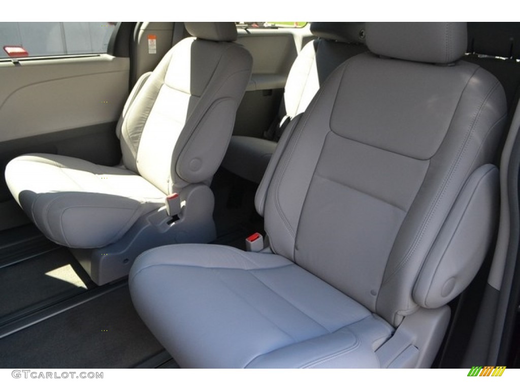2017 Toyota Sienna XLE AWD Rear Seat Photo #115378140