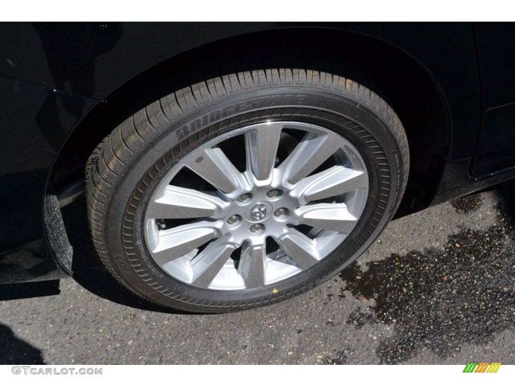 2017 Toyota Sienna XLE AWD Wheel Photos
