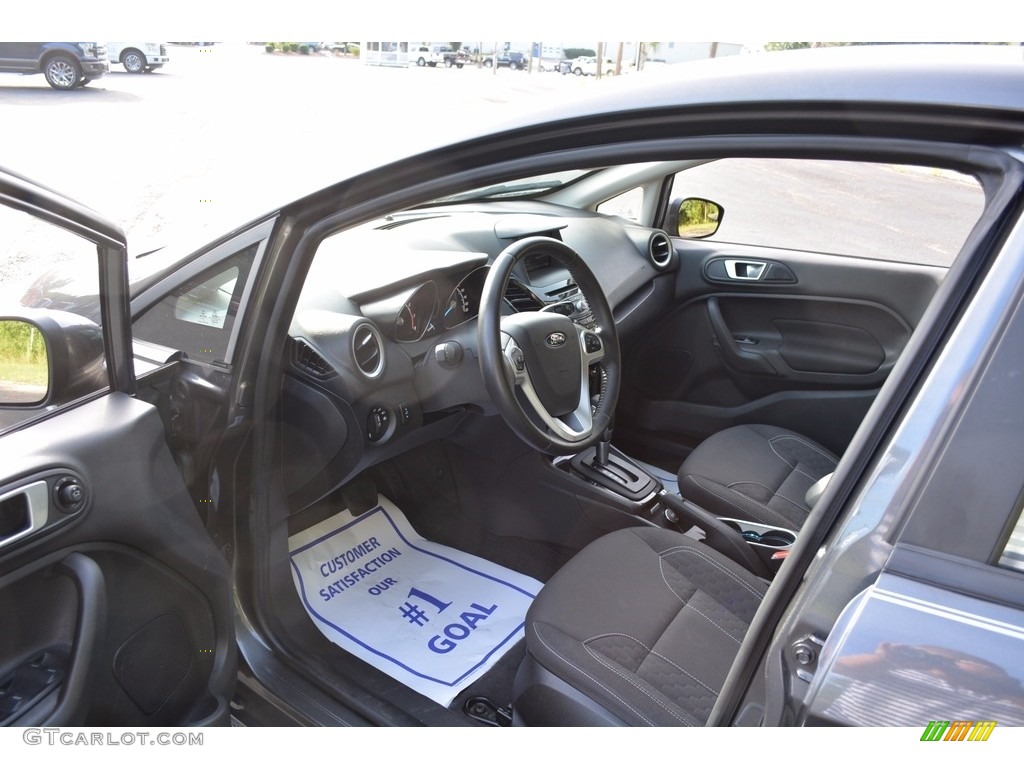 2015 Fiesta SE Sedan - Magnetic Metallic / Charcoal Black photo #18